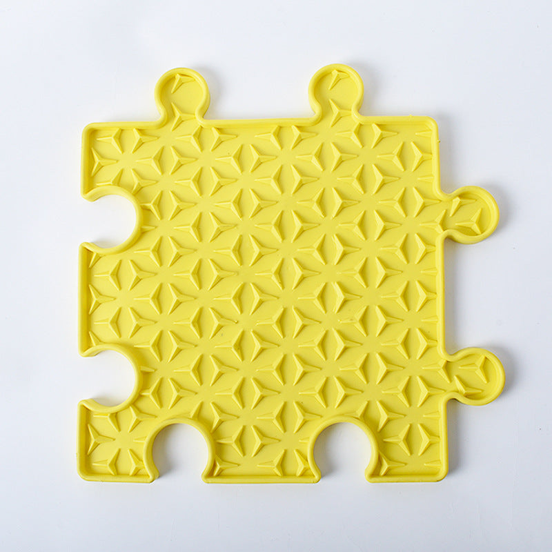 Textured silicone lick mat with suction base for dogs and cats